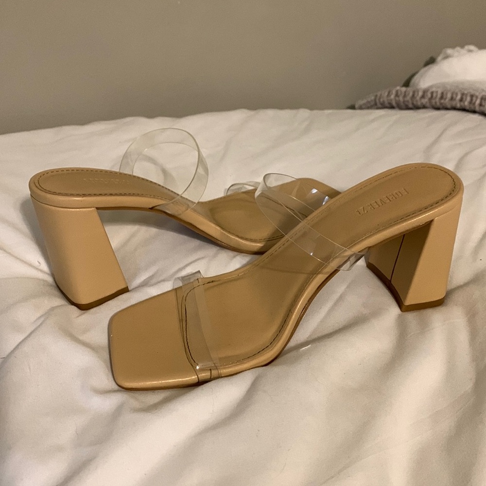 Women’s Tan heel with clear strap